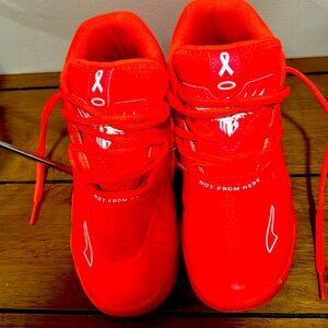 LaMelo basketball shoes puma rare hard made for the summertime size 2 1/2